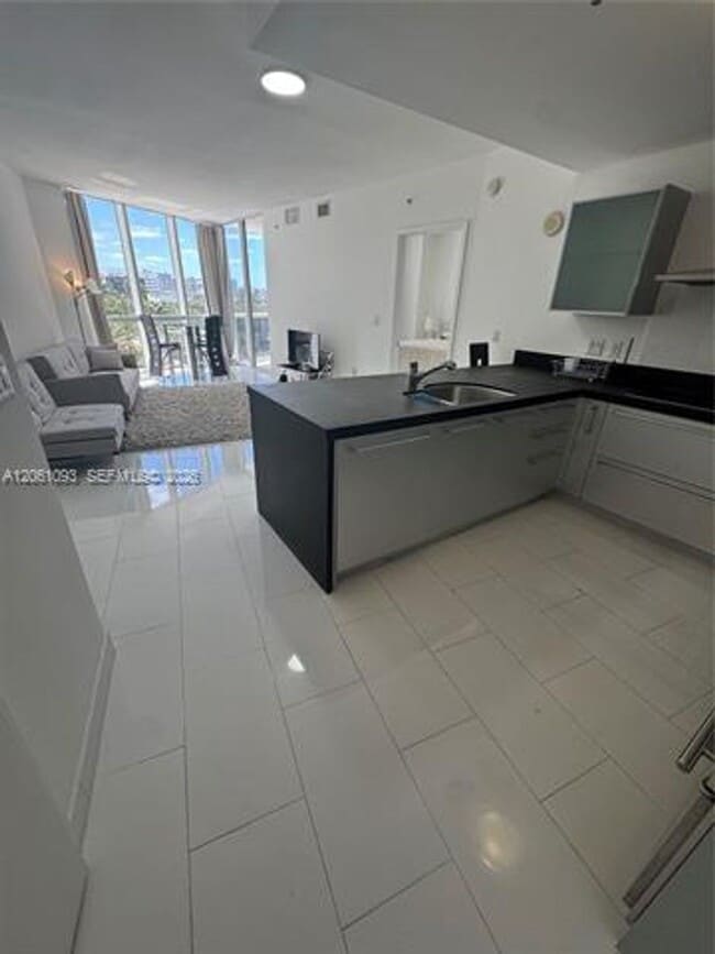 Photo - 18201 Collins Ave cu-608 House