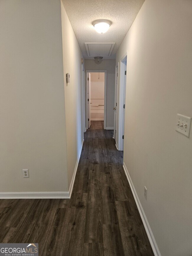 Foto del edificio - 4762 Golod Way