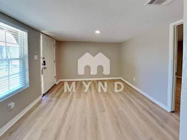 Foto del edificio - 506 E University Ave Unit C