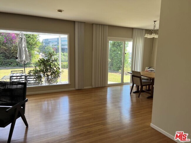 Foto del edificio - 5604 Chariton Ave