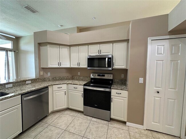 Building Photo - 13813 Bluewater Cir
