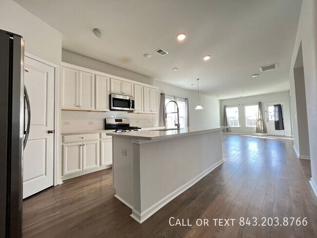 Foto del edificio - 105 Sequoia Ln