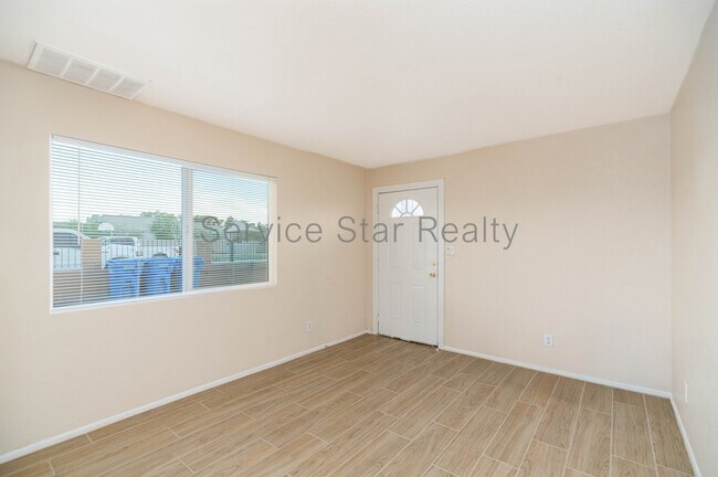 Foto del edificio - 2226 E Pueblo Ave