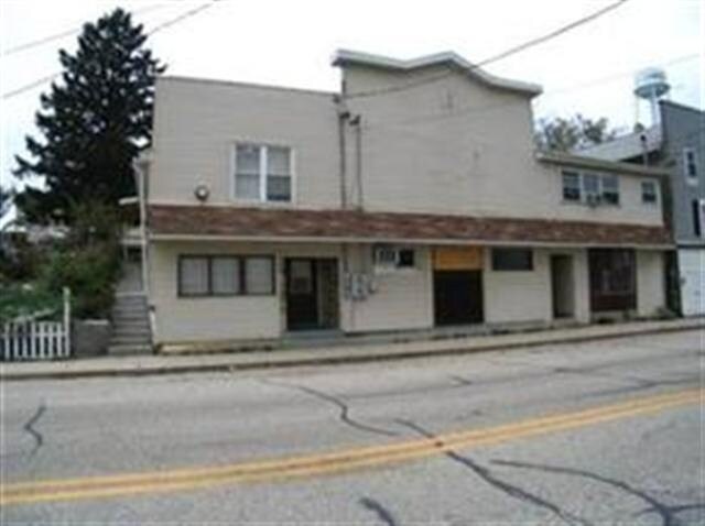 Primary Photo - 148-150 S River St