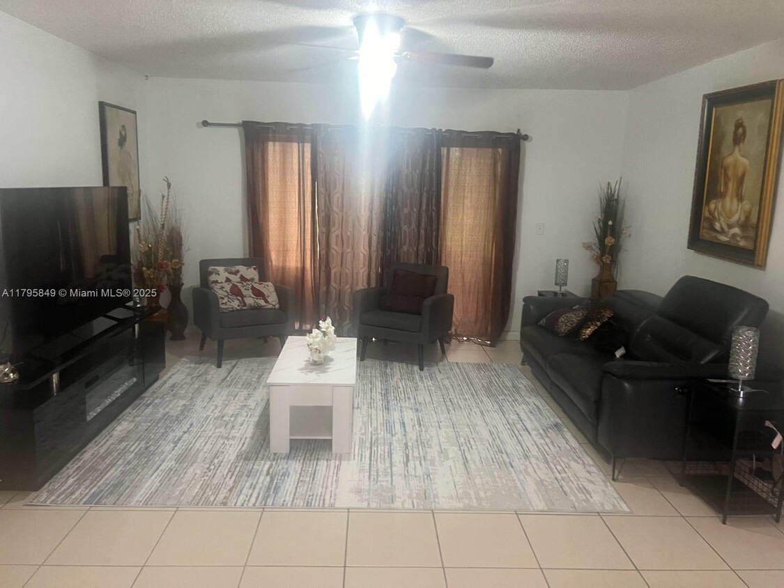 Primary Photo - 8670 SW 149th Ave