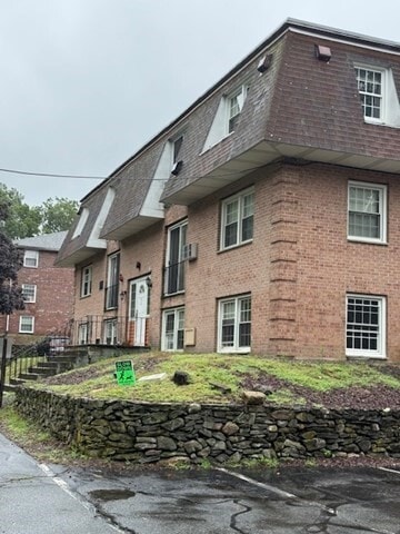 Building Photo - 82 Boylston Ln