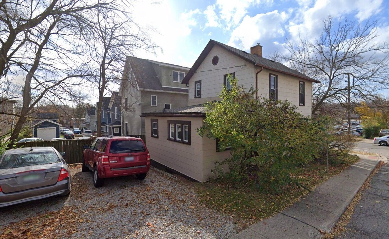 Foto del edificio - 713 S Division St