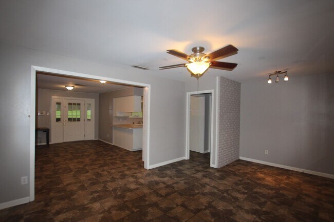 Foto del edificio - 3 Bedroom 1.5 Bath near UT Tyler! Availabl...