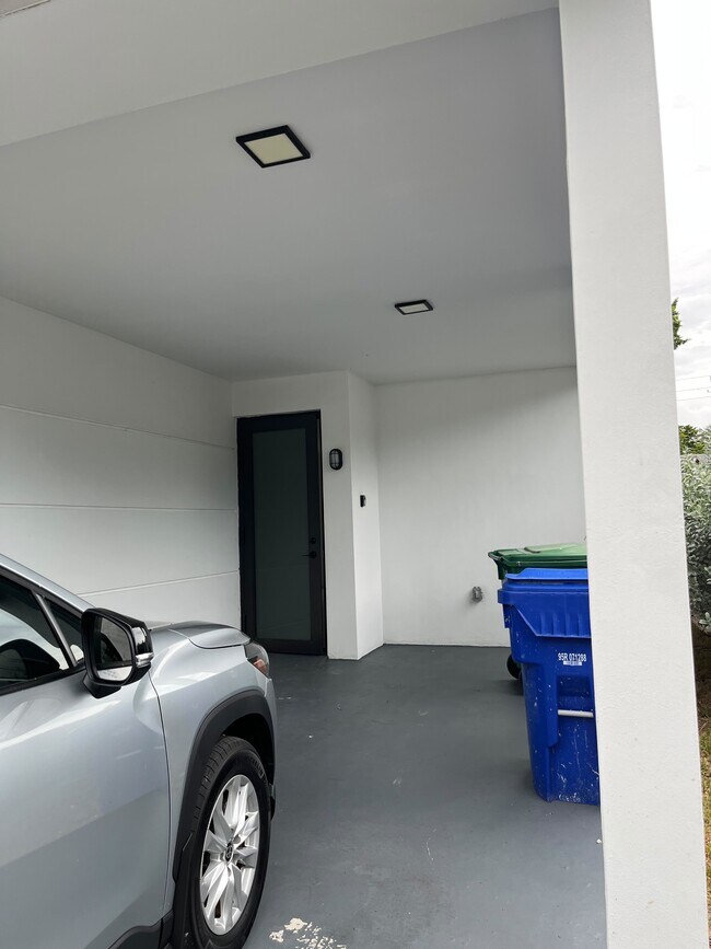 Foto del edificio - 921 NW 55th St