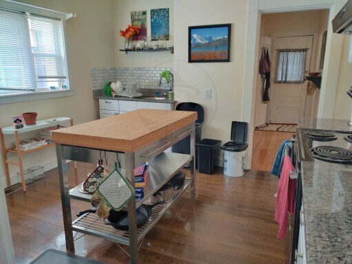 Primary Photo - 126 Hudson St