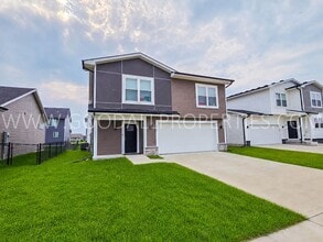 Building Photo - 610 NE Hunter Dr