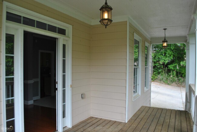 Foto del edificio - 5250 Lanier Ln
