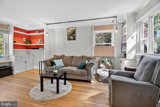 Foto del edificio - 10021 Tenbrook Dr