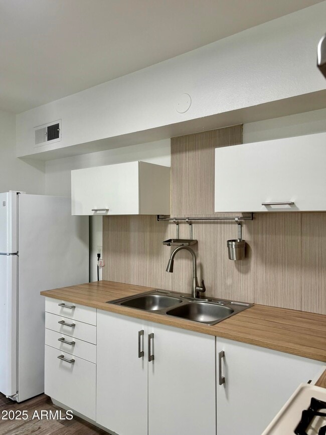 Foto del edificio - 6730 N 17th Ave