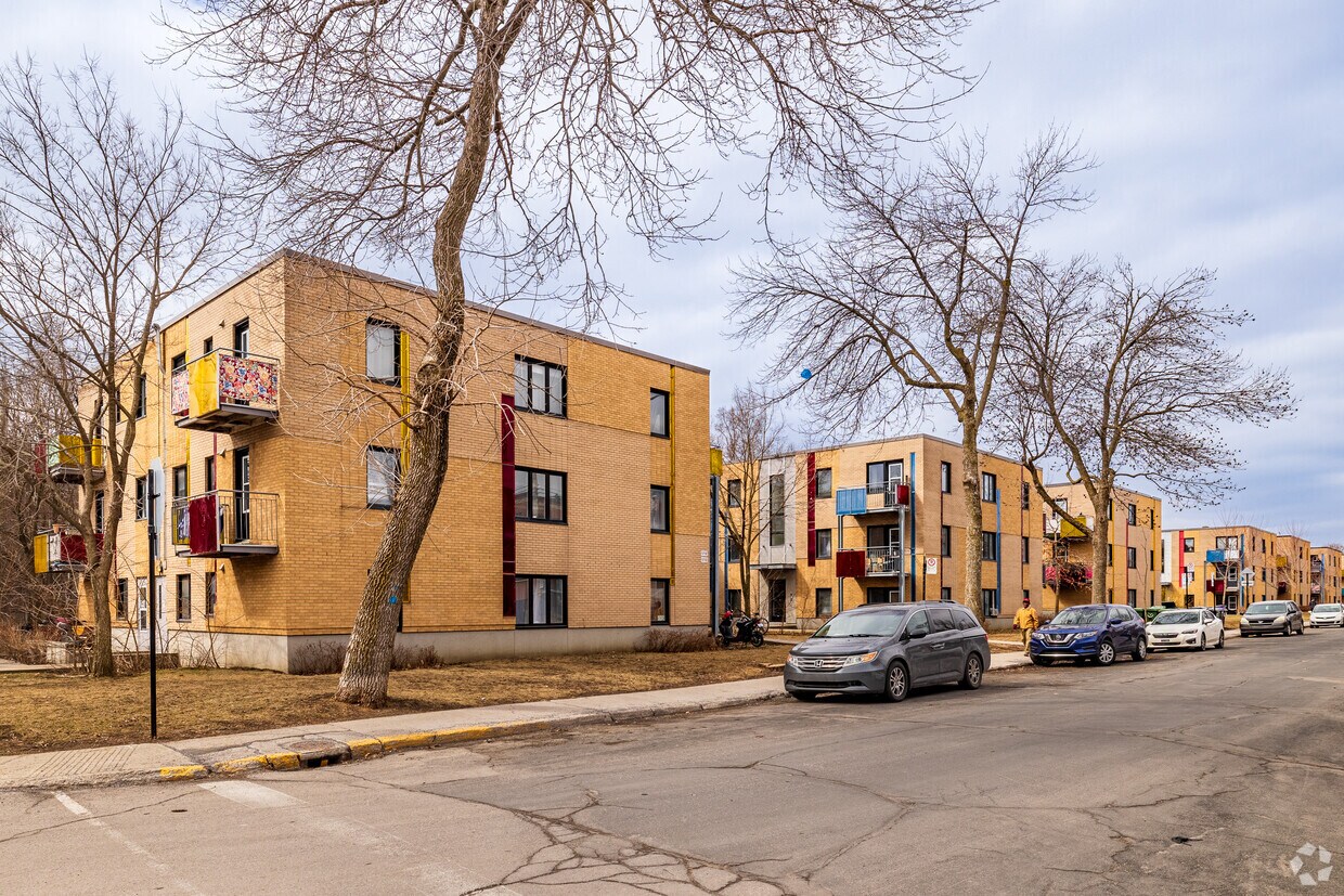 Building Photo - 5110-5320 Av 2E