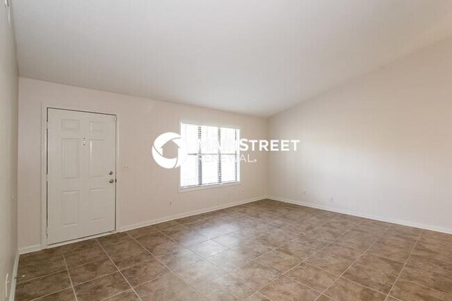 Foto del edificio - 3 Bedroom Pet-Friendly Home in Kennesaw, G...