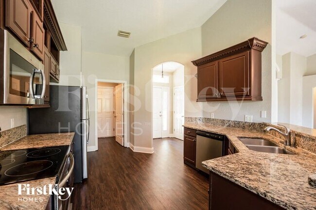Building Photo - 4633 Fernway Dr