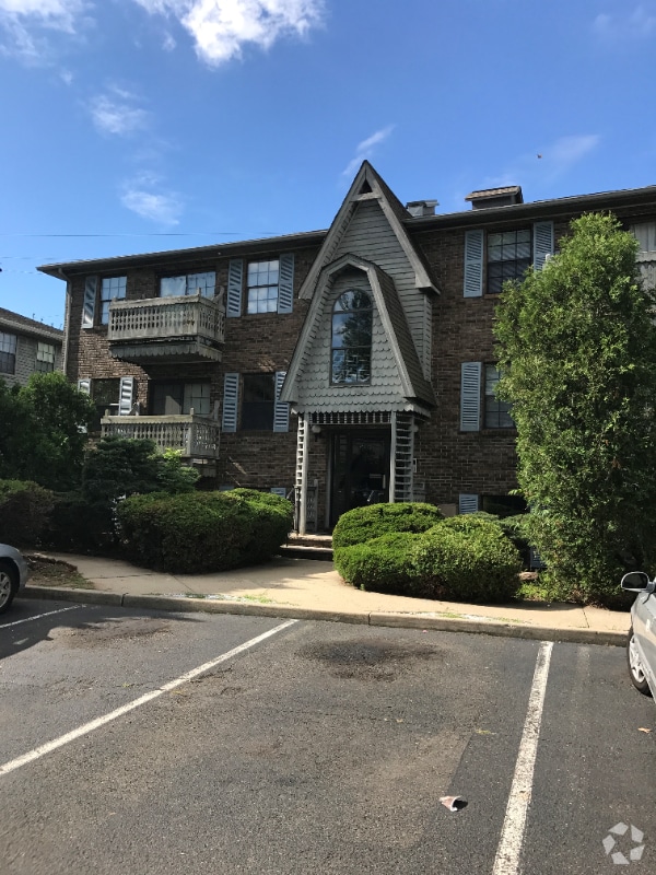 Pet Friendly Apartments For Rent in Keasbey, NJ 1 Rentals
