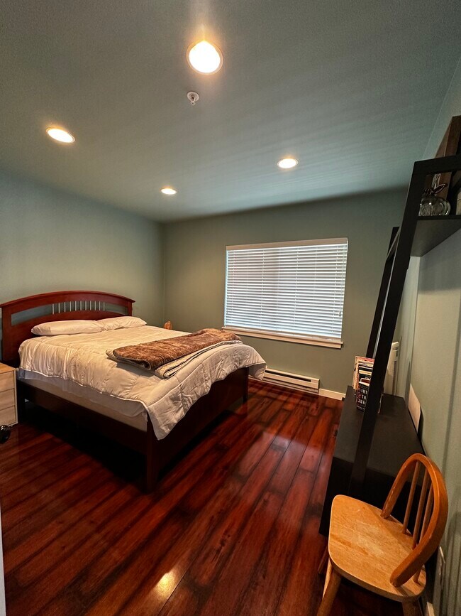 Bedroom 2 - 14714 Admiralty Way