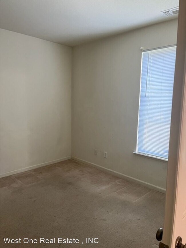 Building Photo - 4 br, 3 bath House - 729 Wynyard Cir.