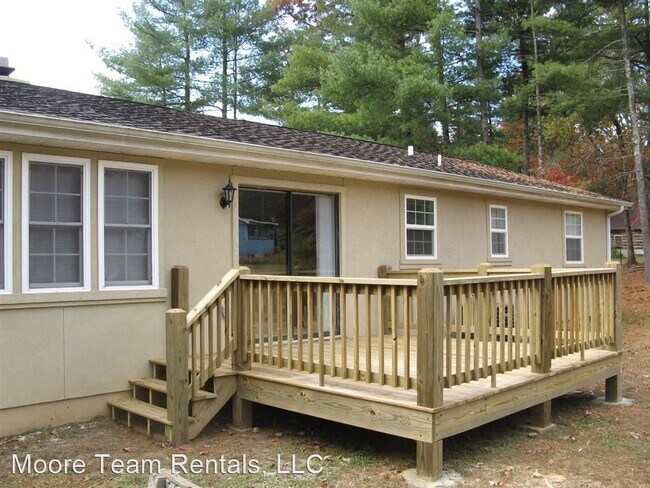 Building Photo - 231 Highland Lake Dr