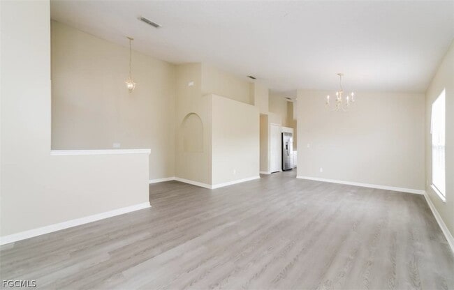 Building Photo - 302 SE 18th Terrace