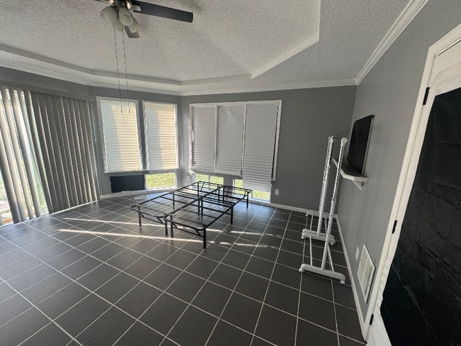 Building Photo - 13808 12 St