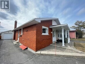 Building Photo - 704 Claude St