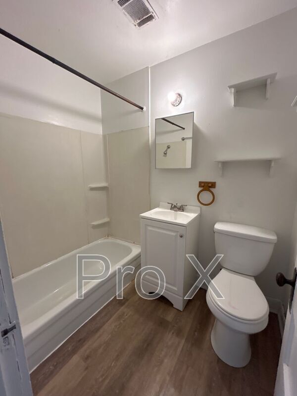 Foto del edificio - 104 W Hudson St