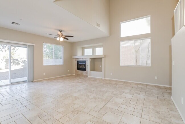 Foto del edificio - 8932 Spinning Wheel Ave