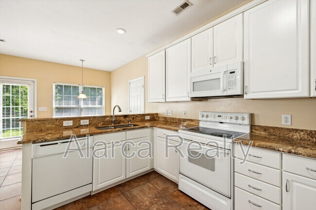 Foto del edificio - 7450 Sedgebrook Dr W