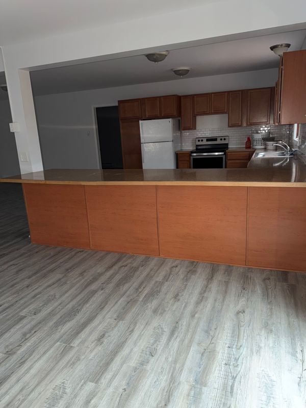 Foto del edificio - 9492 Linden Rd