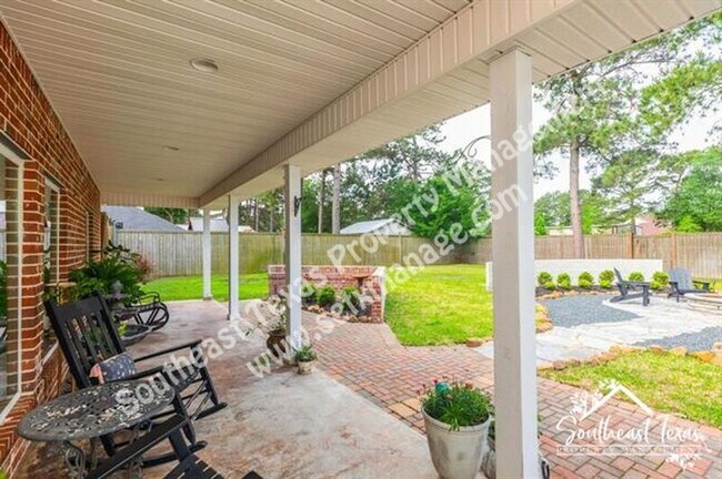 Foto del edificio - 11320 Cathryn Ln