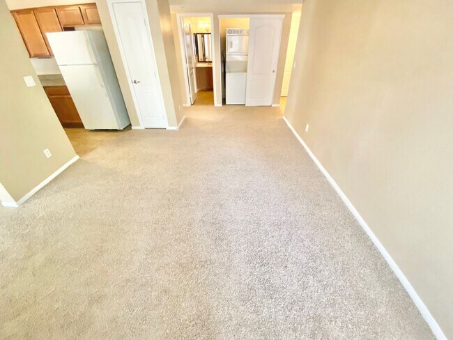 Building Photo - CUTE GATED COMMUNITY CONDO! NEW PAINT & NE...