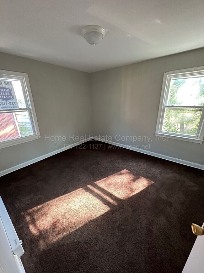 Foto del edificio - 1447 Clark Ave