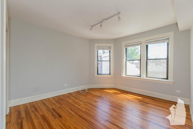 Foto del edificio - 2234 W Wilson Ave