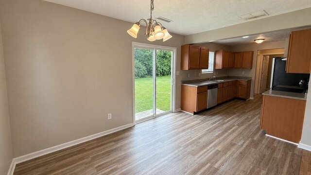 Foto del edificio - NORTH EAST/LAWRENCE 4 BEDROOM 2.5 BATH NEWER HOME AVAILABLE NOW!