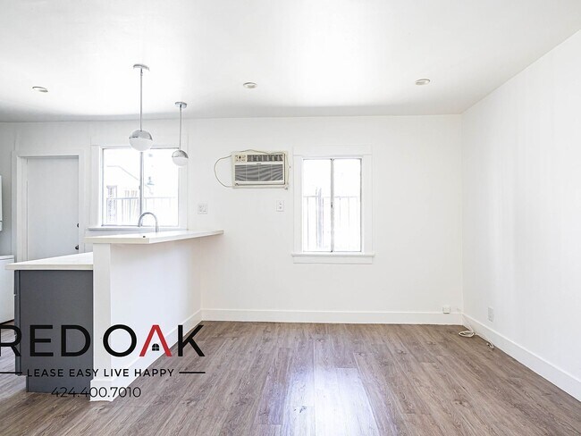 Foto del edificio - 4730 St Charles Pl