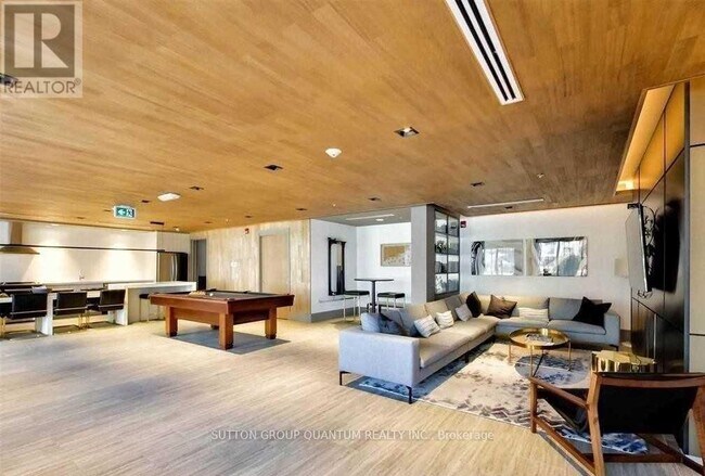 Photo du bâtiment - 10 Esplanade Ln