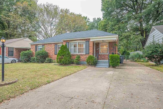 Photo - 1639 Ivy Rd House