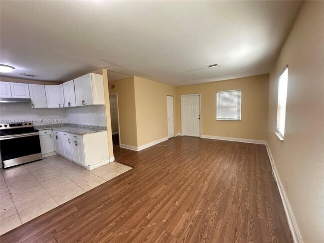 Foto del edificio - 1701 NW 14th Ct