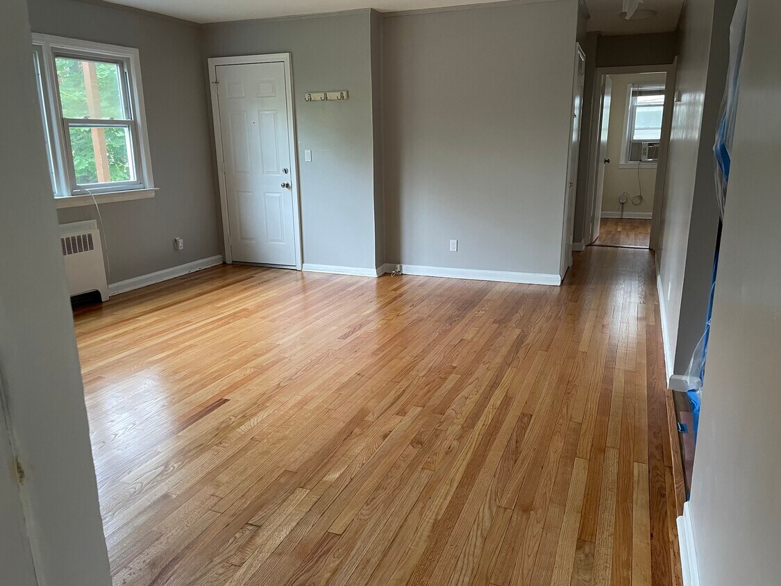 Primary Photo - 57 N Perkins Ave