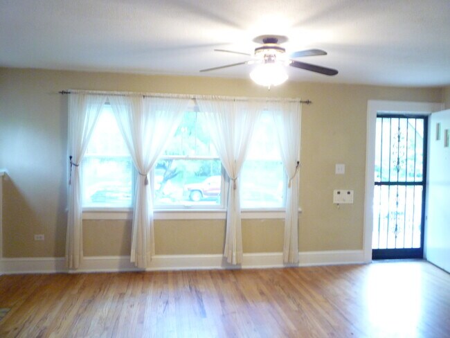 Foto del edificio - 1573 Glencoe St