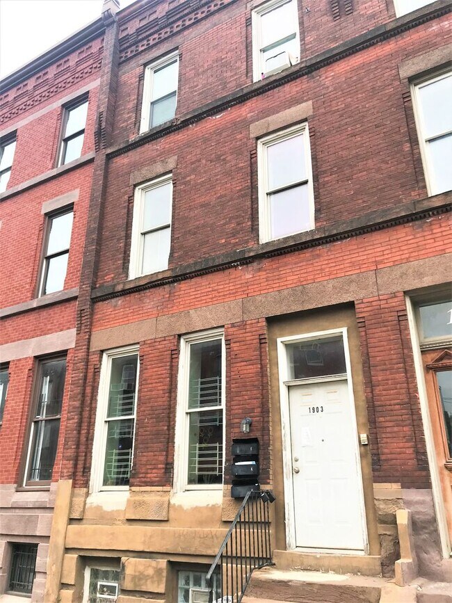 Foto del edificio - Diamond St W 1903