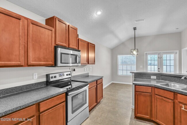 Foto del edificio - 4892 Monroe Forest Dr