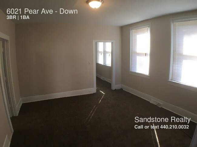 Foto del edificio - 6021 Pear Ave