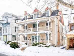 Building Photo - 418 11th St