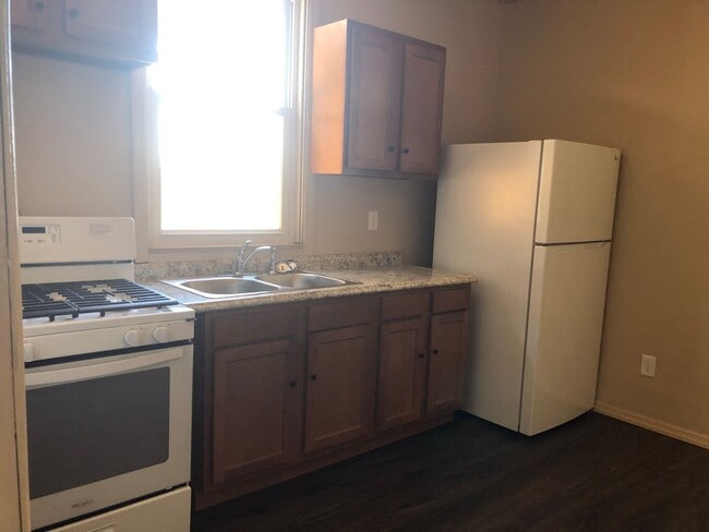 Building Photo - 1113 Broadway Ave