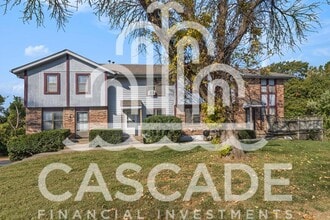 Building Photo - 318 NE Timbercreek Ct