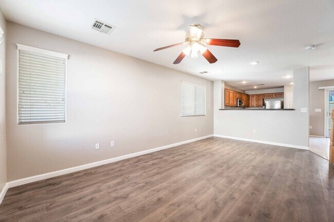 Building Photo - Charming two-story home!